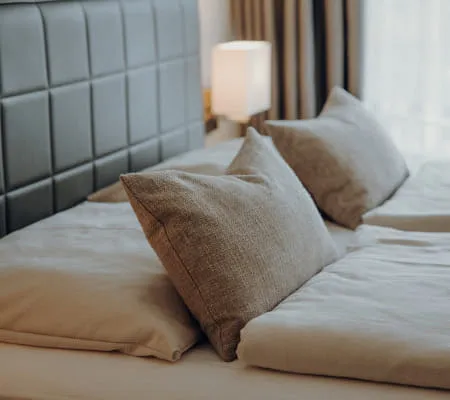 2 - 11_ZIMMER_503_FOTOKARUSSELLMELANIE_RAMONA_HINT