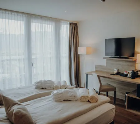 3 - 11_ZIMMER_503_FOTOKARUSSELLMELANIE_RAMONA_HINT