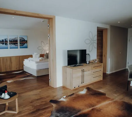 8 - 12_ZIMMER_505_FOTOKARUSSELLMELANIE_RAMONA_HINT