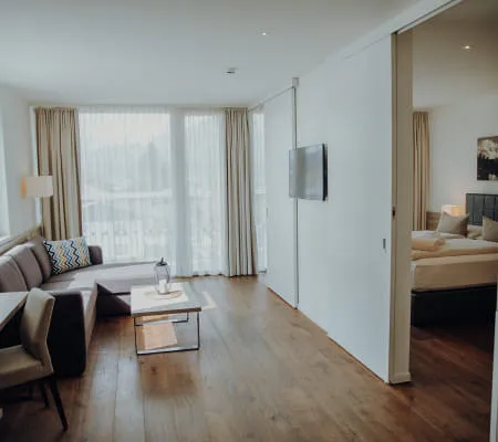 9 - 10_ZIMMER_402_FOTOKARUSSELLMELANIE_RAMONA_HINT