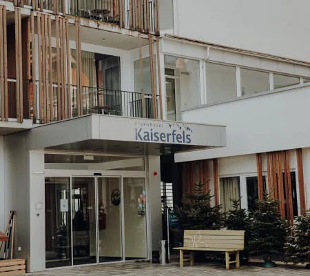 7 - 01_OUTDOOR_FOTOKARUSSELLMELANIE_RAMONA_HINTNER