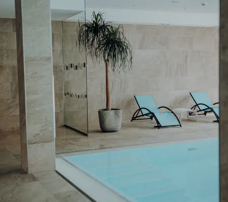 22 - 05_WELLNESS_FOTOKARUSSELLMELANIE_RAMONA_HINTN