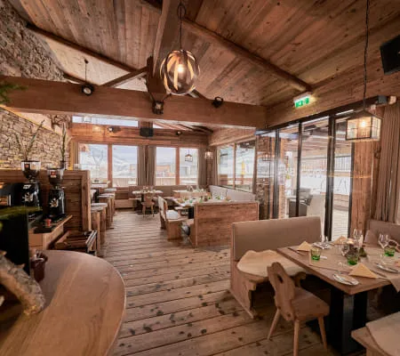 31 - 80C12D3A-11B0-4D0F-9ED5-3848D11100F01__crop