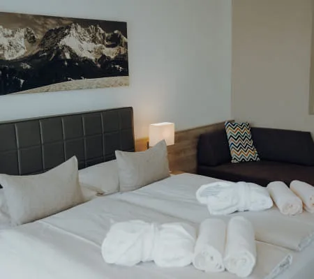 7 - 10_ZIMMER_402_FOTOKARUSSELLMELANIE_RAMONA_HINT